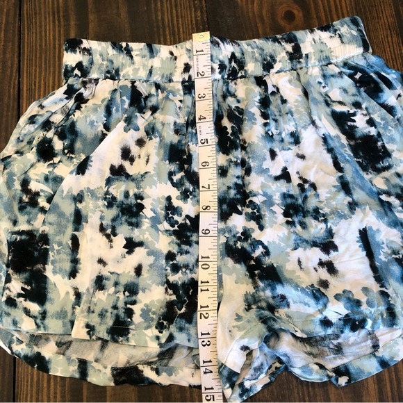 Comfortable Rayon Tie Dye Pull On Shorts With Pockets Woman’s Size Small - Picture 5 of 9